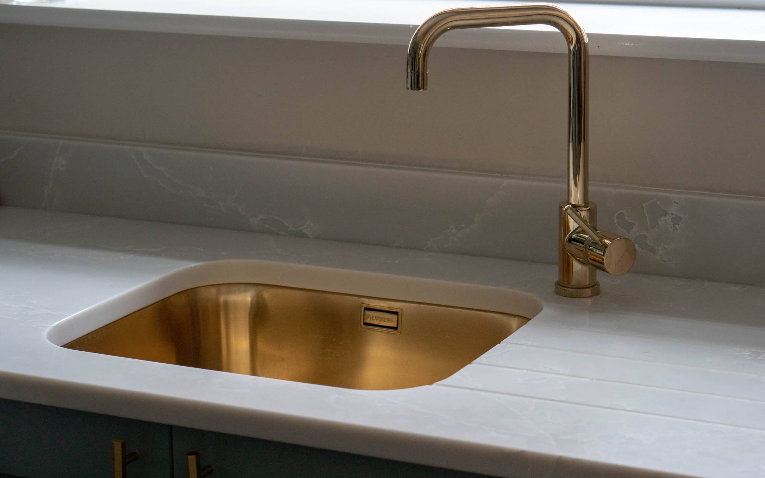 gold-sink-gold-tap-olif-1